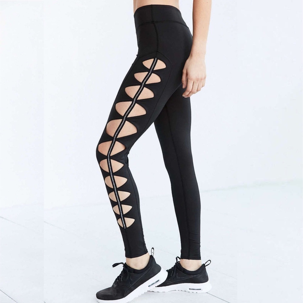 UO without walls cutout yoga leggings